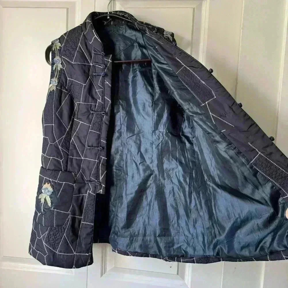 Vintage Asian  quilted embroidered vest - Picture 10 of 10